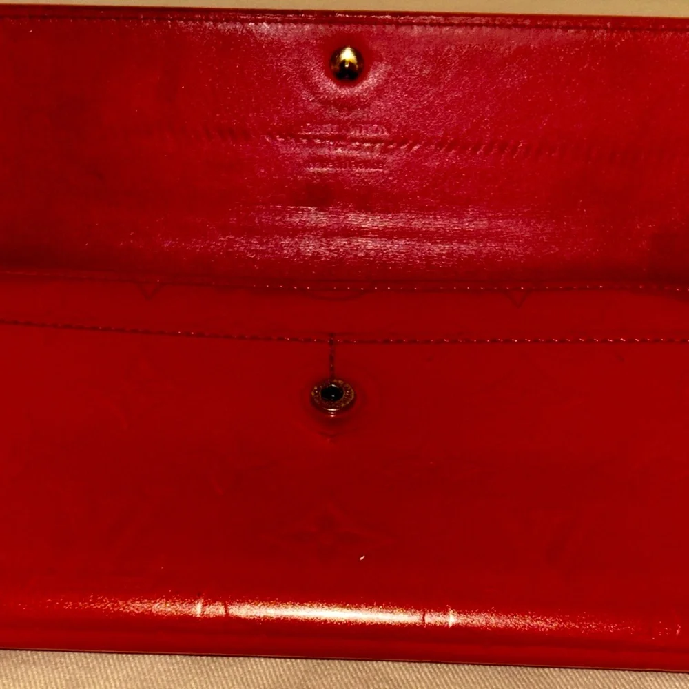 Louis Vuitton Sarah Wallet in Monogram Vernis leather. Authentic and Vintage - Picture 9 of 12